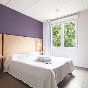 https://hostal-dingdong-putxet.topbarcelonahotels.com